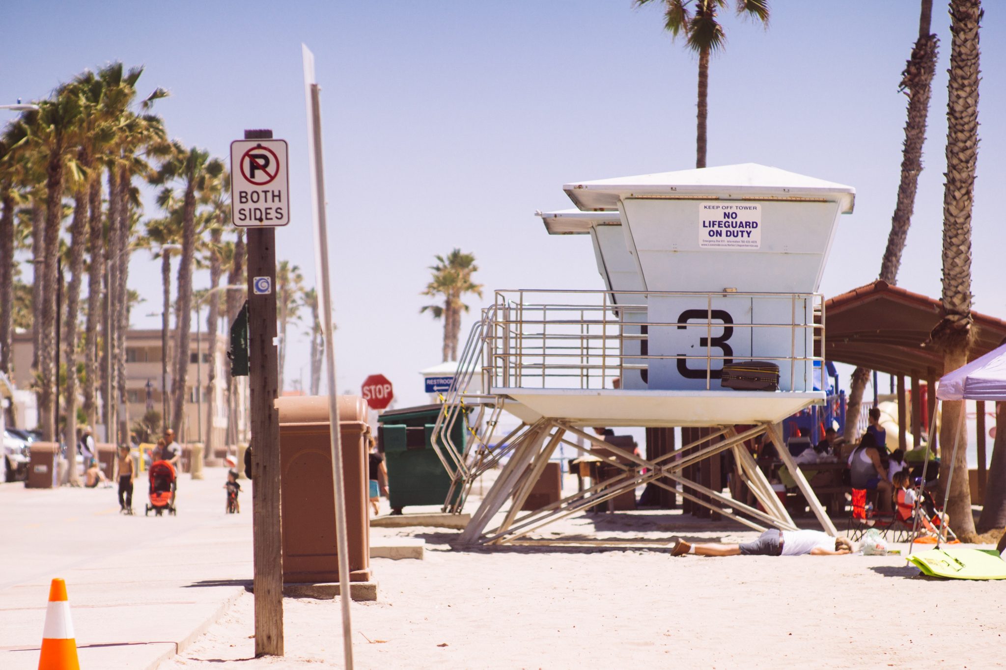beach lifeguard tower